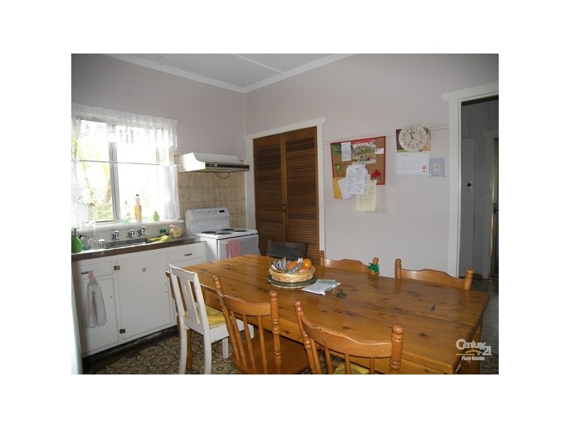 18 Tighe Street, Newtown QLD 4350