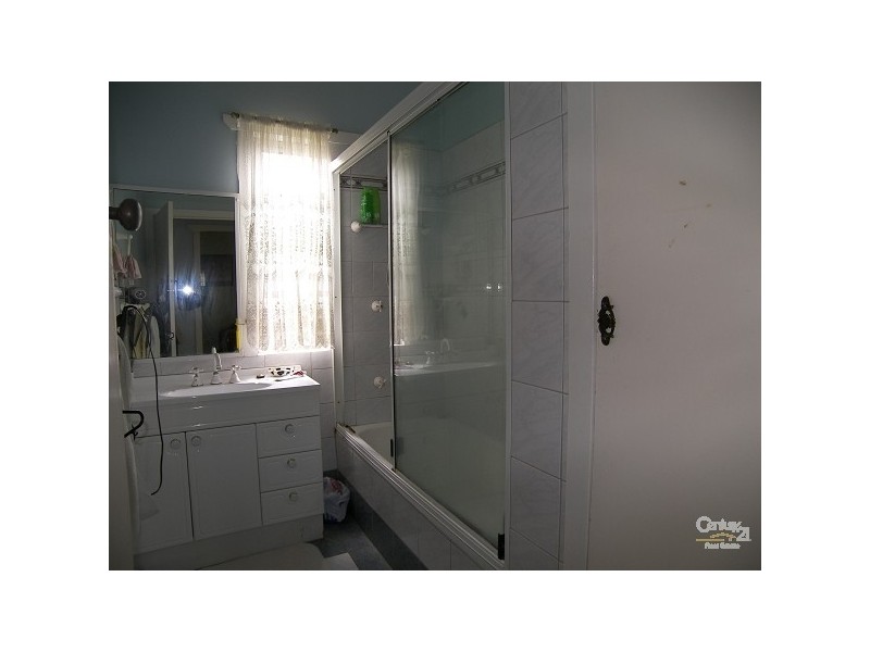 18 Tighe Street, Newtown QLD 4350