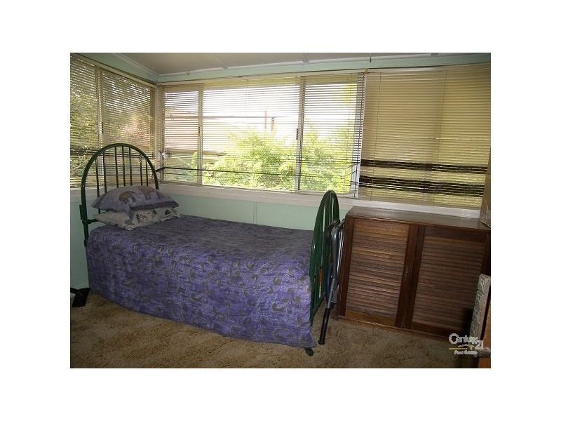 18 Tighe Street, Newtown QLD 4350