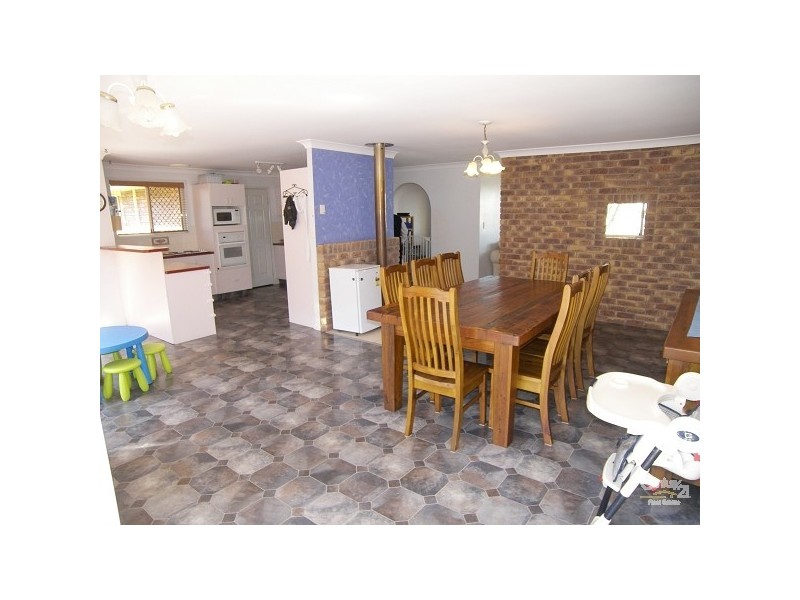 17 Evergreen Court, Glenvale QLD 4350