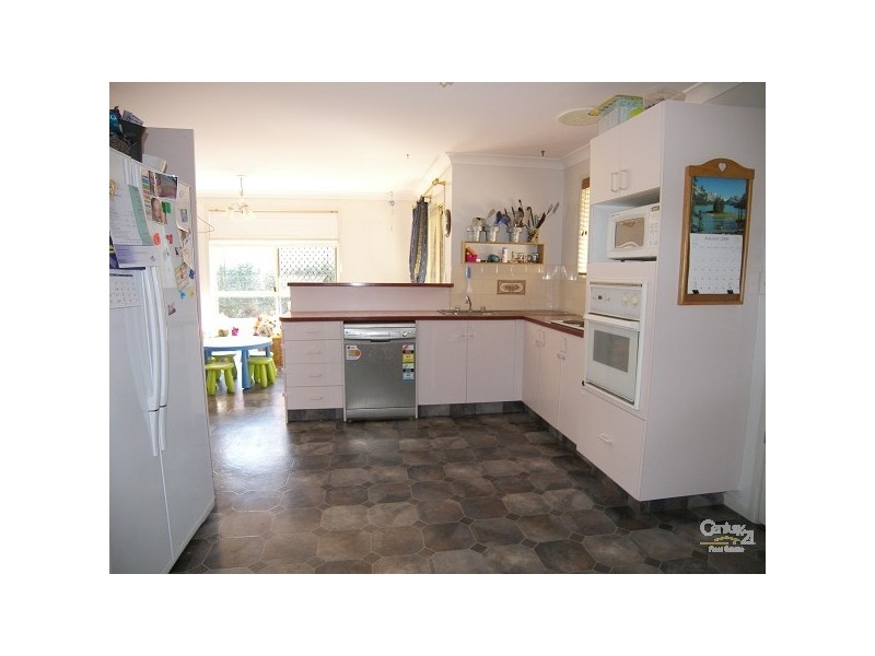 17 Evergreen Court, Glenvale QLD 4350