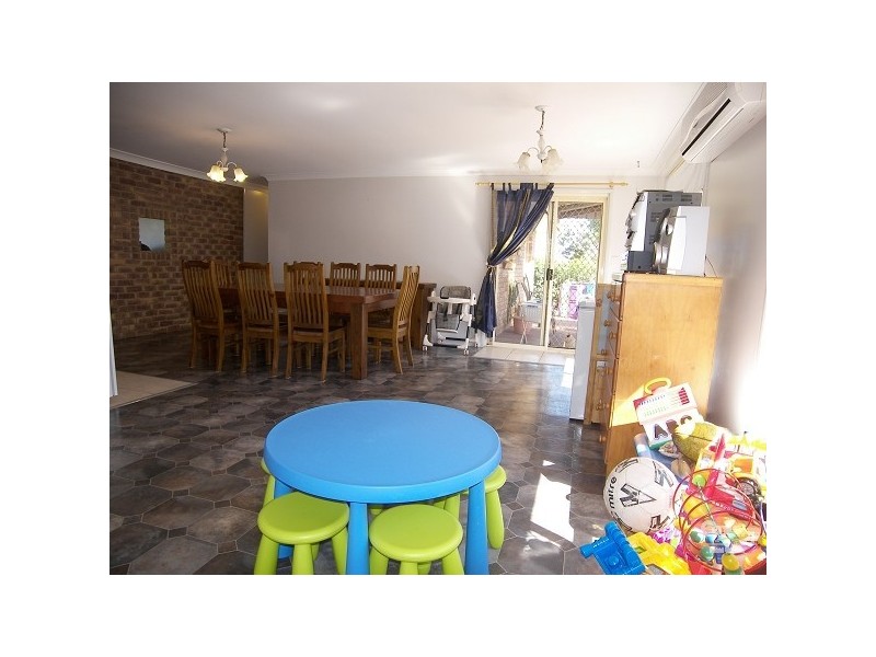 17 Evergreen Court, Glenvale QLD 4350