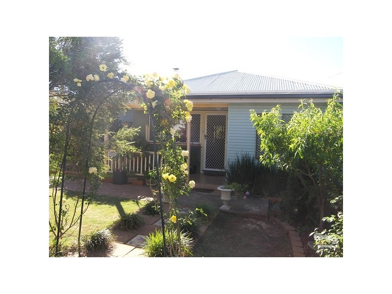 Mount Lofty QLD 4350