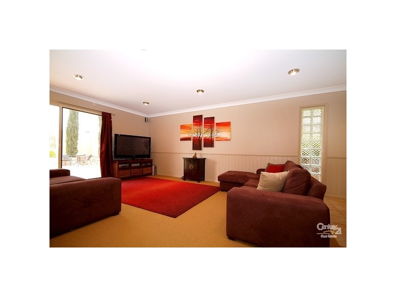 4 Jutsum Street, Middle Ridge QLD 4350