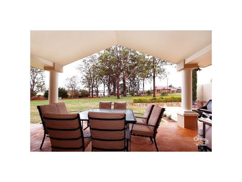 4 Jutsum Street, Middle Ridge QLD 4350