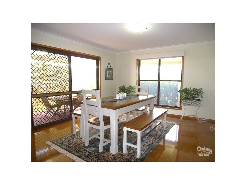 9 Shelton Crescent, Kearneys Spring QLD 4350