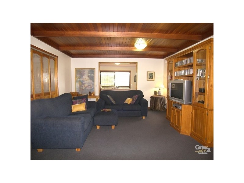 9 Shelton Crescent, Kearneys Spring QLD 4350