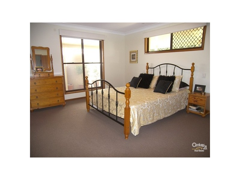 9 Shelton Crescent, Kearneys Spring QLD 4350