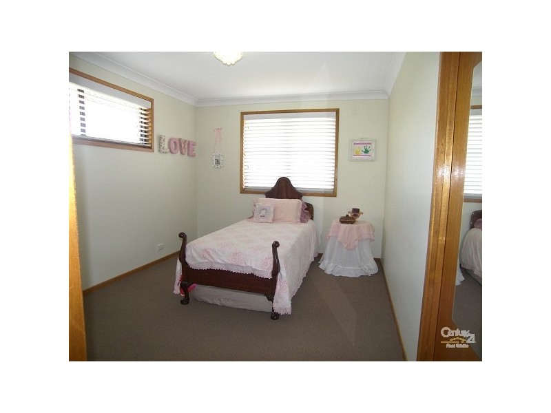 9 Shelton Crescent, Kearneys Spring QLD 4350