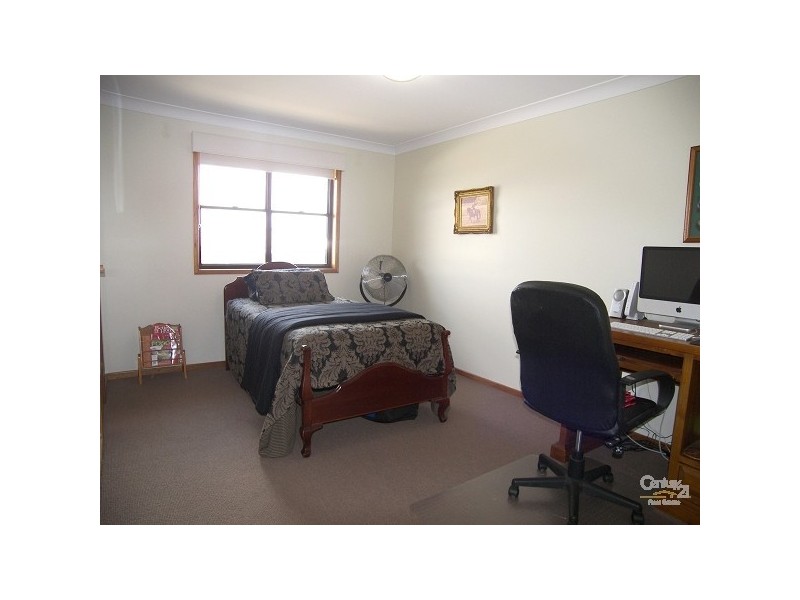 9 Shelton Crescent, Kearneys Spring QLD 4350