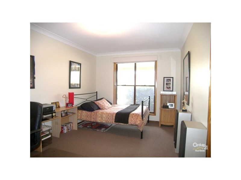 9 Shelton Crescent, Kearneys Spring QLD 4350