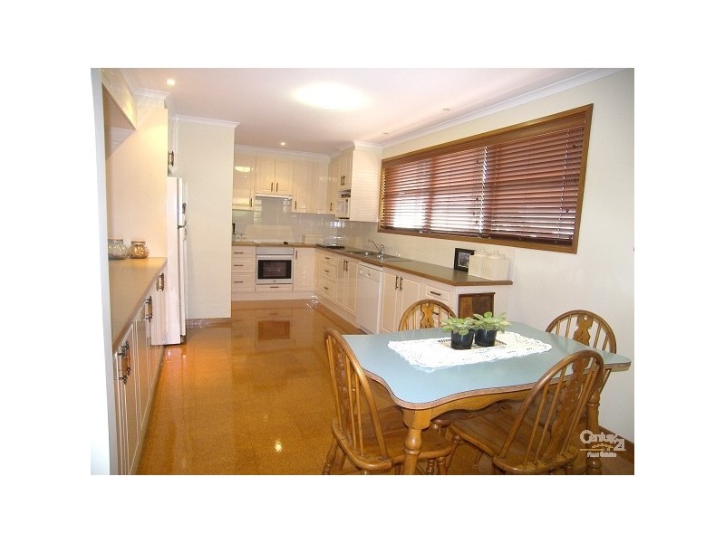 9 Shelton Crescent, Kearneys Spring QLD 4350