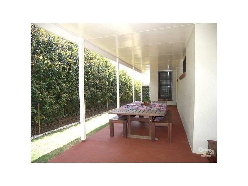 9 Shelton Crescent, Kearneys Spring QLD 4350