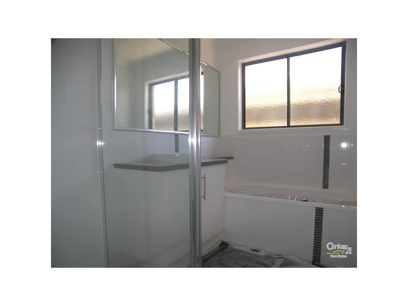 17 Kurrawa Crescent, Glenvale QLD 4350