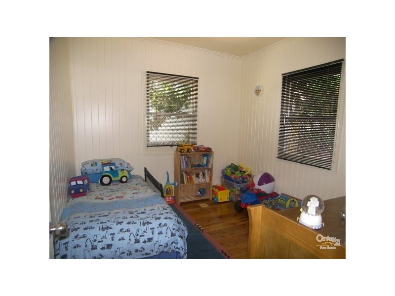 74b Mackenzie Street, Mount Lofty QLD 4350