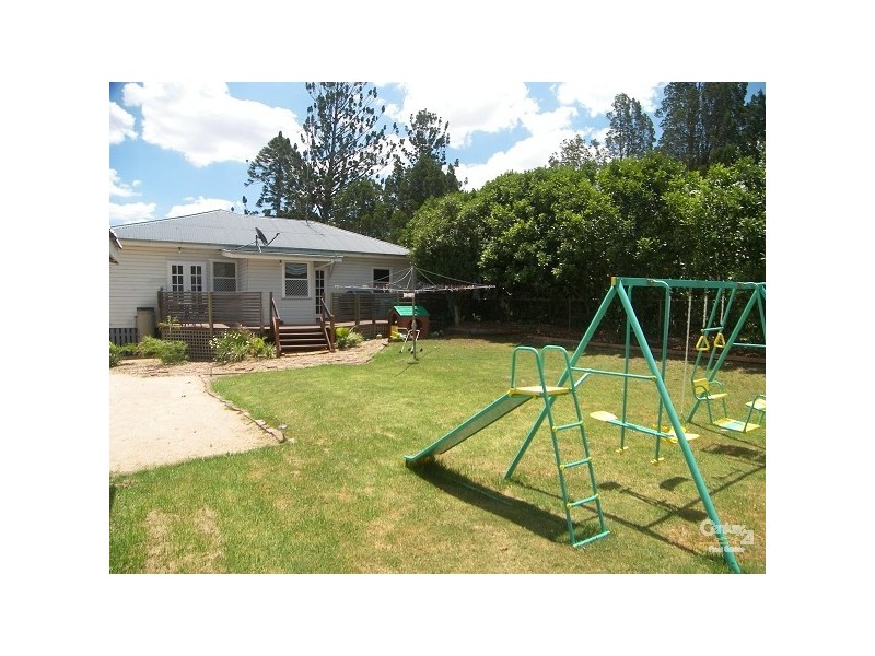 74b Mackenzie Street, Mount Lofty QLD 4350
