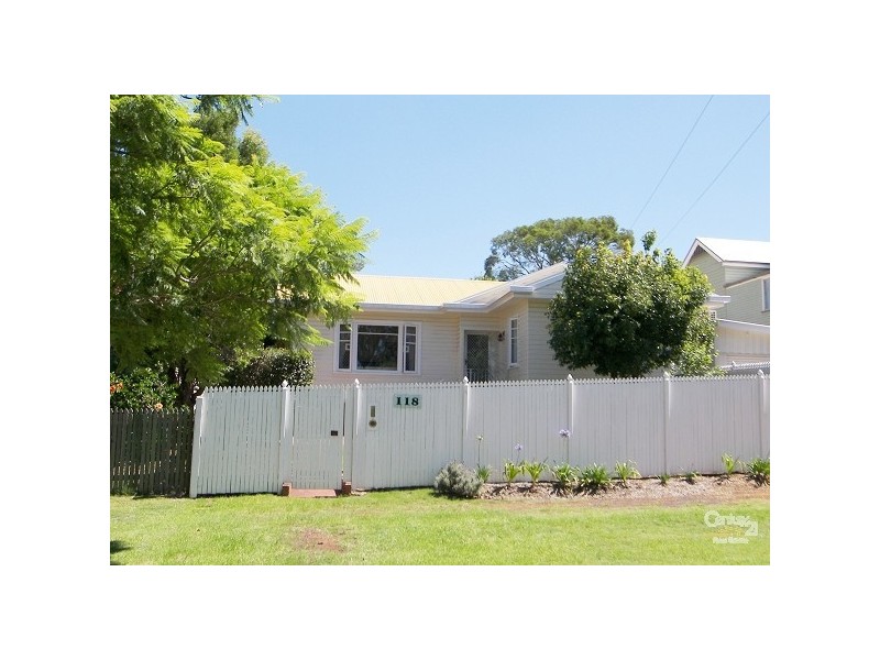 118 Perth Street, South Toowoomba QLD 4350