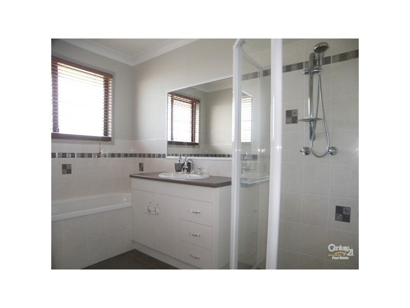 26 Tennyson Court, Westbrook QLD 4350