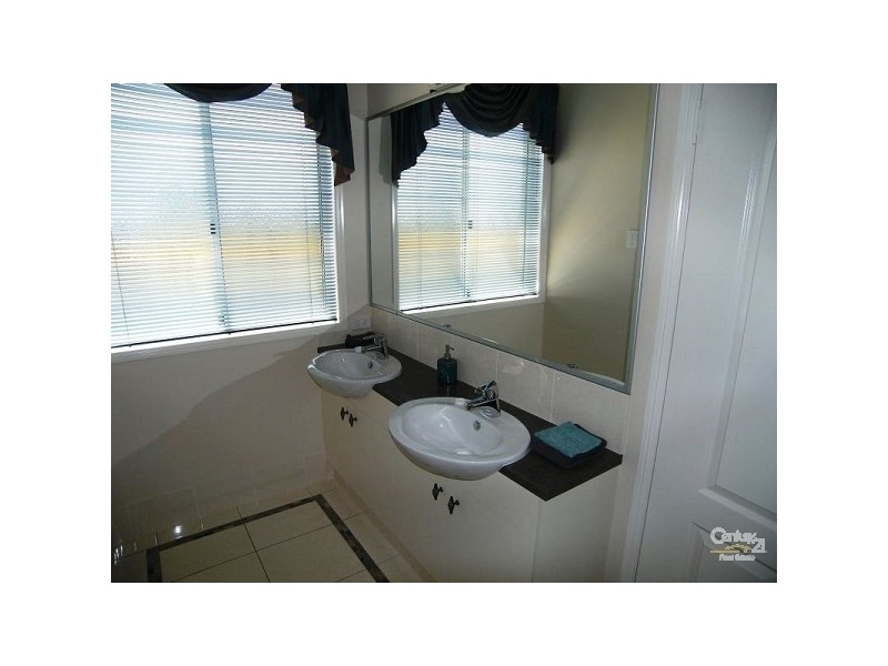 Middle Ridge QLD 4350