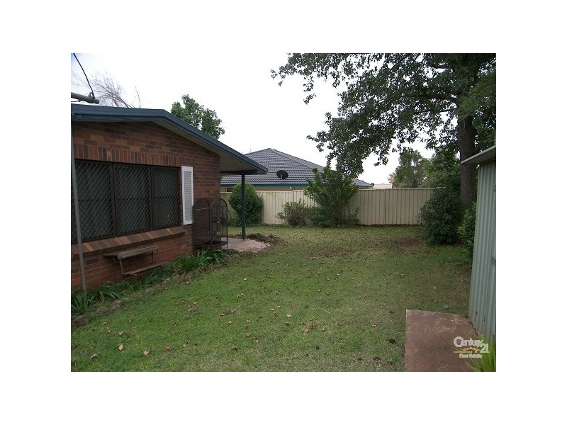 562 Greenwattle St, Newtown QLD 4350