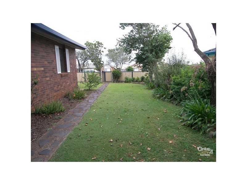 562 Greenwattle St, Newtown QLD 4350