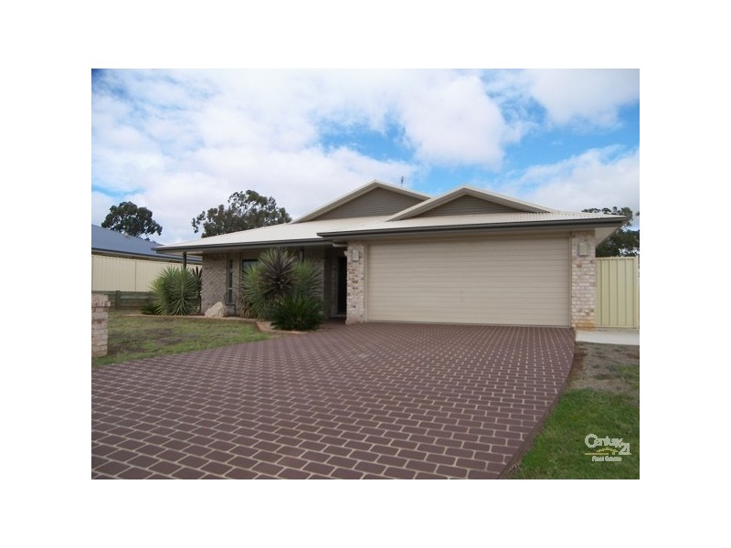 1 Schaefer Court, Westbrook QLD 4350