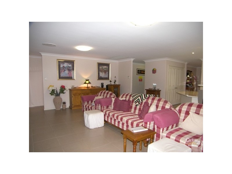 1 Schaefer Court, Westbrook QLD 4350