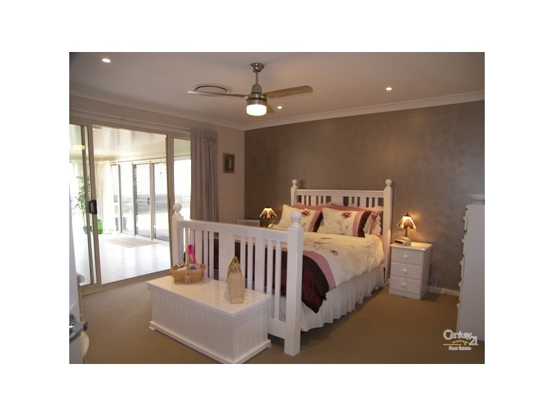 1 Schaefer Court, Westbrook QLD 4350