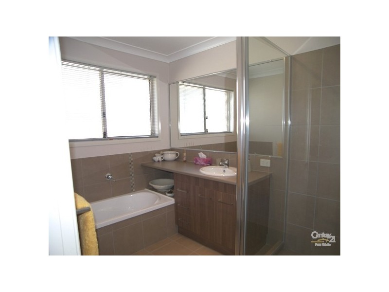 1 Schaefer Court, Westbrook QLD 4350