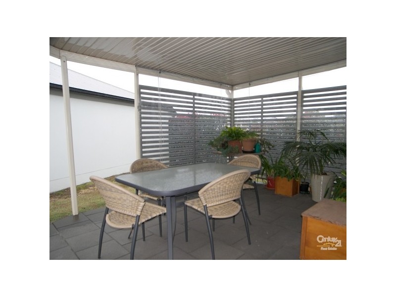 3/1 Cossart Street, Centenary Heights QLD 4350