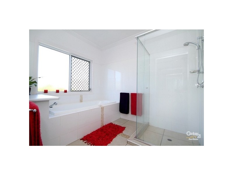 8 Arcadia Court, Highfields QLD 4352