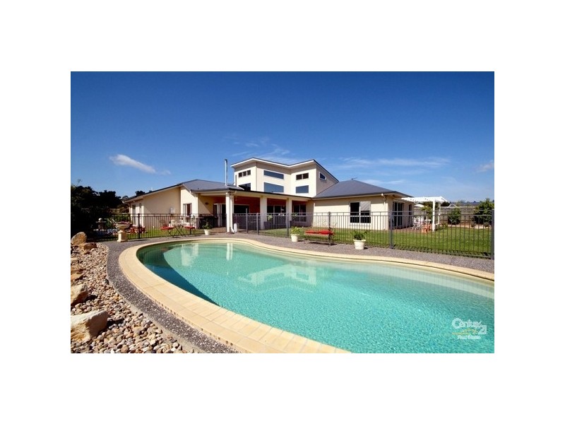 8 Arcadia Court, Highfields QLD 4352