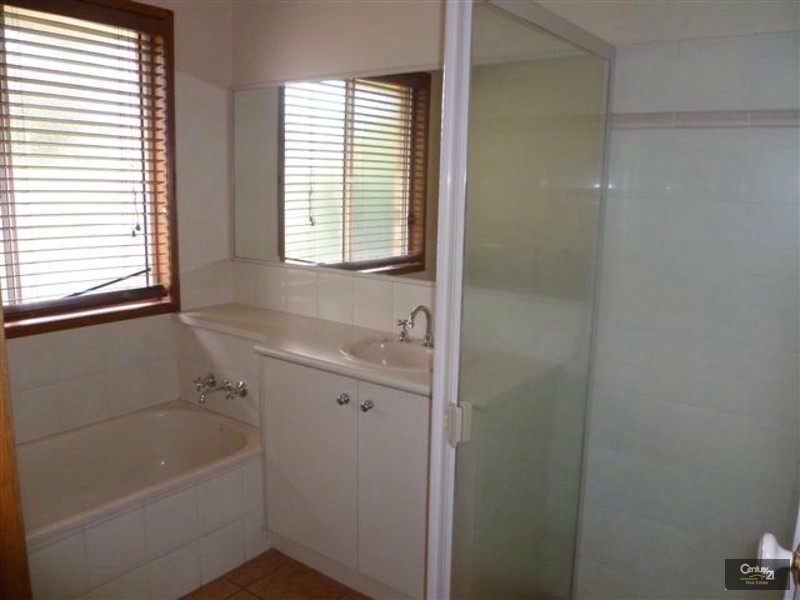 7 May Court, Middle Ridge QLD 4350
