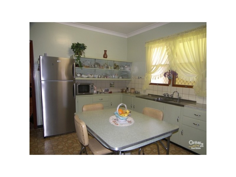 5 Rhyde Street, Mount Lofty QLD 4350