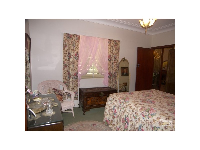 5 Rhyde Street, Mount Lofty QLD 4350