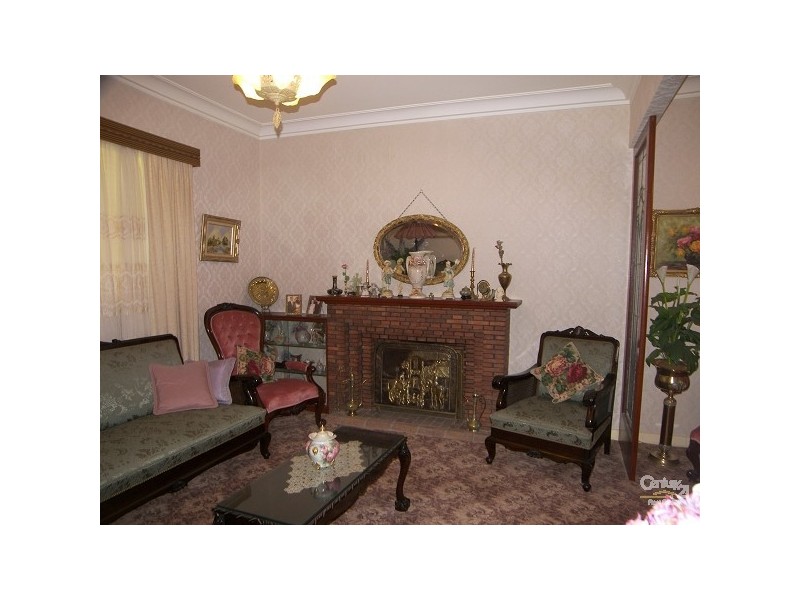 5 Rhyde Street, Mount Lofty QLD 4350