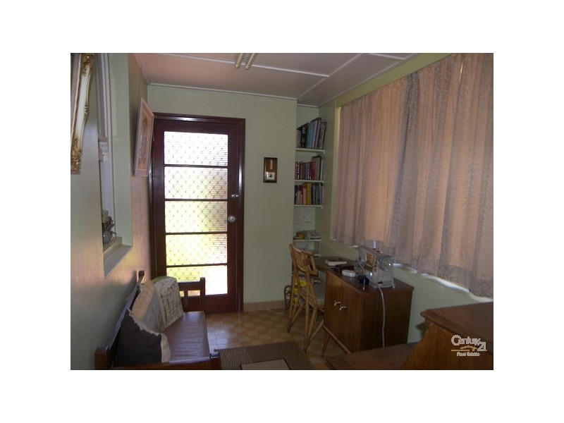 5 Rhyde Street, Mount Lofty QLD 4350