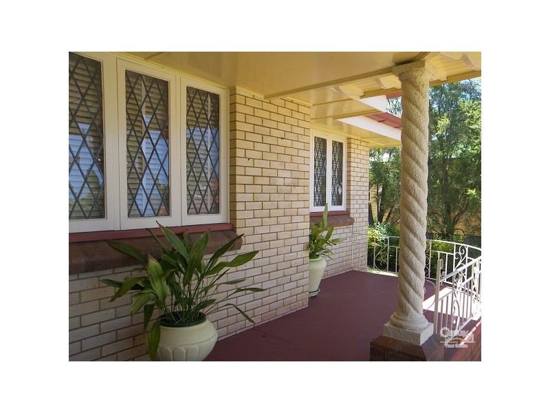 5 Rhyde Street, Mount Lofty QLD 4350