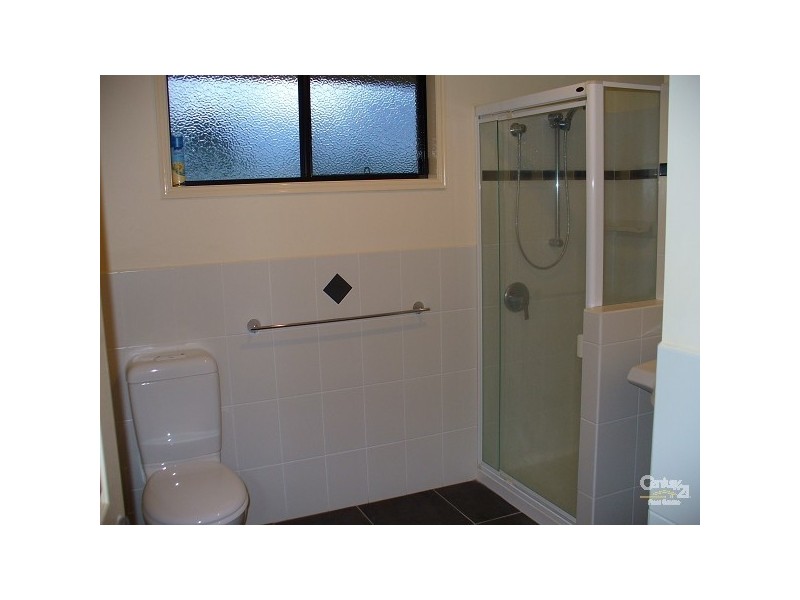 2/262 West Street, Kearneys Spring QLD 4350