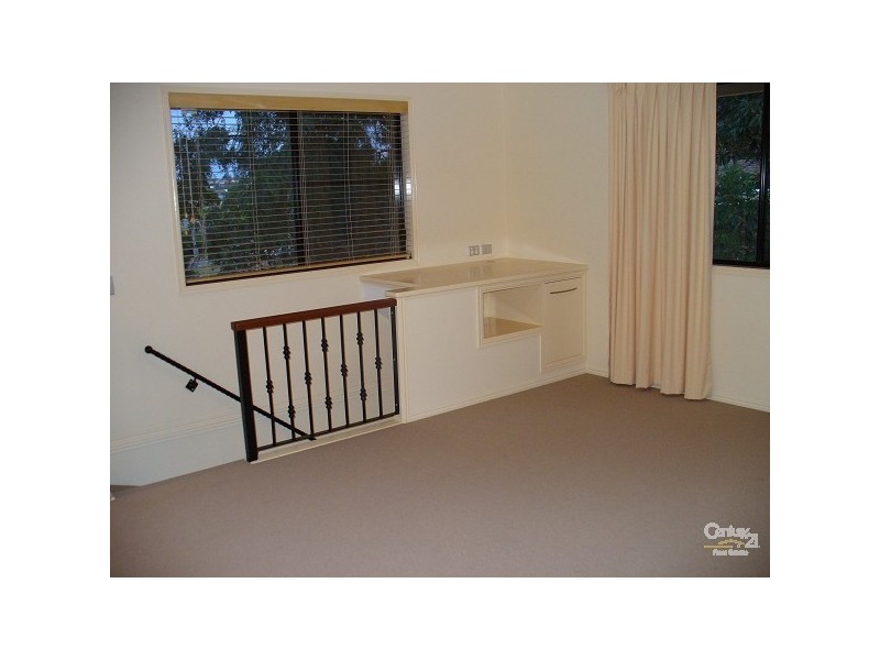 2/262 West Street, Kearneys Spring QLD 4350