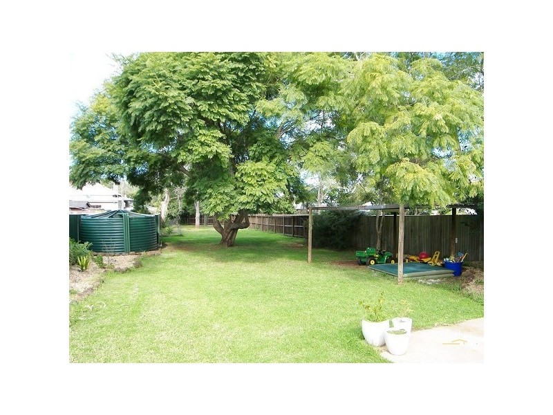 Mount Lofty QLD 4350