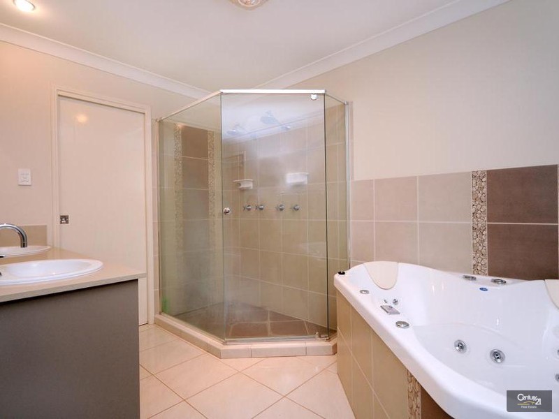 34 Pelican Drive, Rangeville QLD 4350