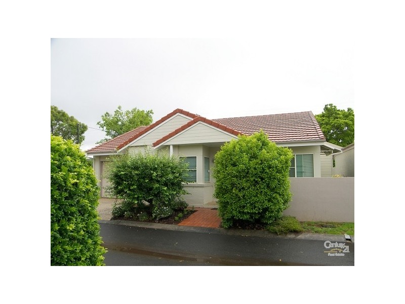 2/314 Mackenzie Street, Rangeville QLD 4350