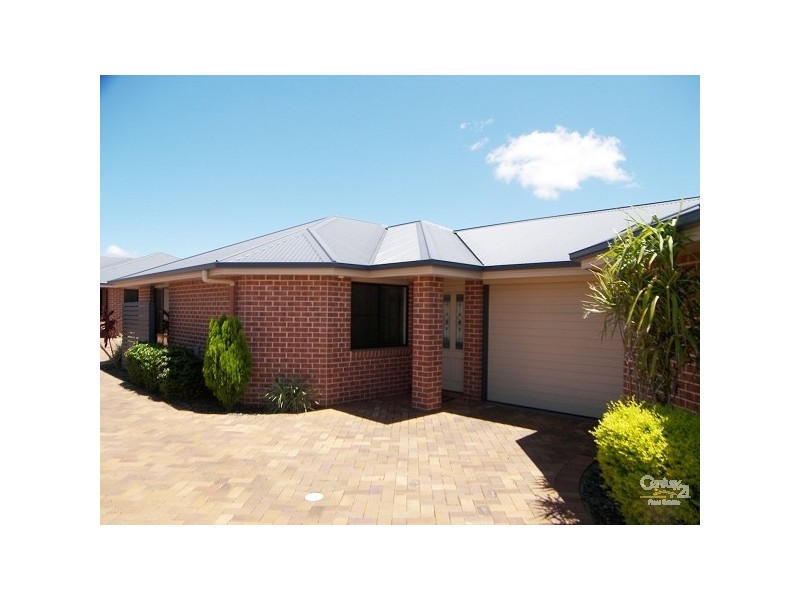 2/87 Kearney Street, Kearneys Spring QLD 4350