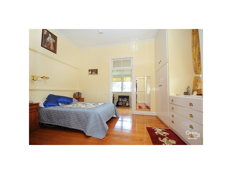 Mount Lofty QLD 4350