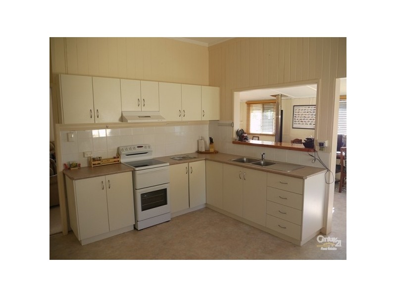 7 Station Street, Wyreema QLD 4352