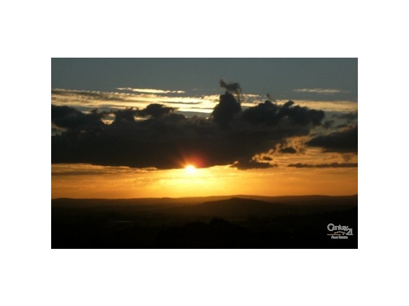 4 Samuel Court, Darling Heights QLD 4350