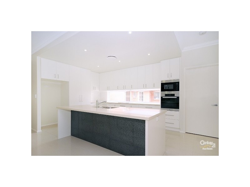 1 Tarlington Street, Middle Ridge QLD 4350