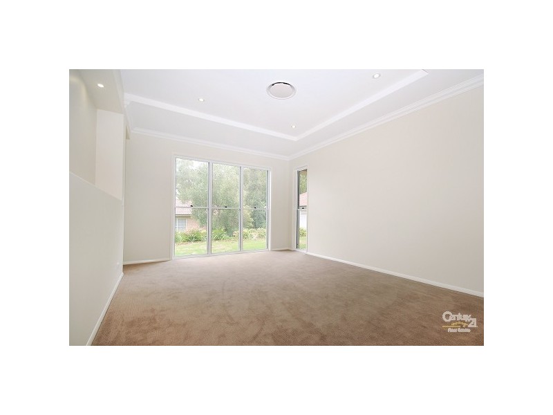 1 Tarlington Street, Middle Ridge QLD 4350