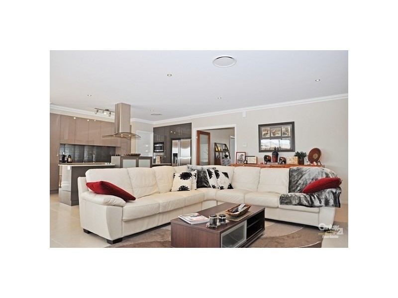 67 Wood Drive, Middle Ridge QLD 4350